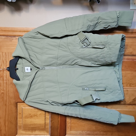 CAbi Ski Lift Puffer Belted Coat Olive Green - Picture 4 of 10